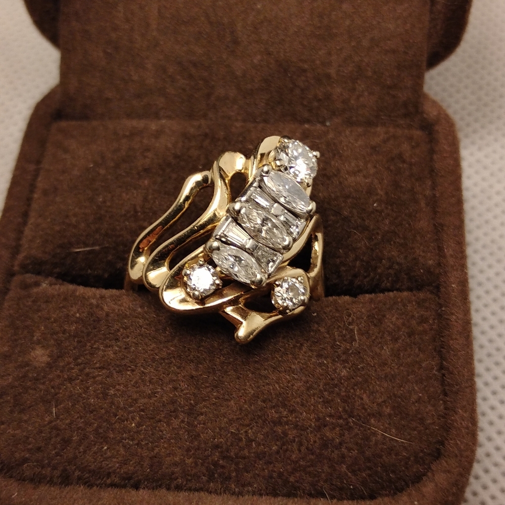 Ladies Statement Ring